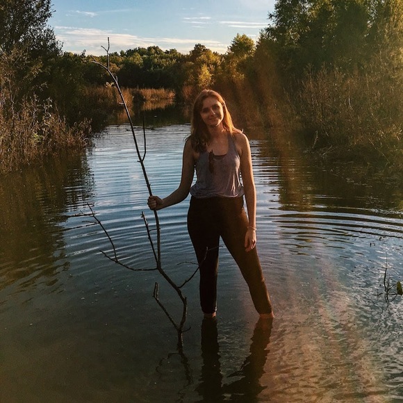 Meet your Posher, Allison - Picture 1 of 1